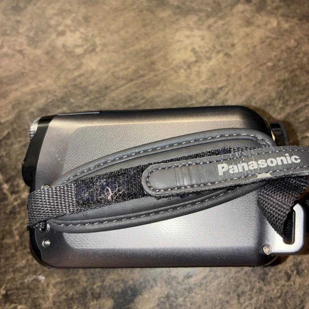 Panasonic SDR-H60P Handheld Camcorder Black 50x Zoom for Parts Or Repair W/bag